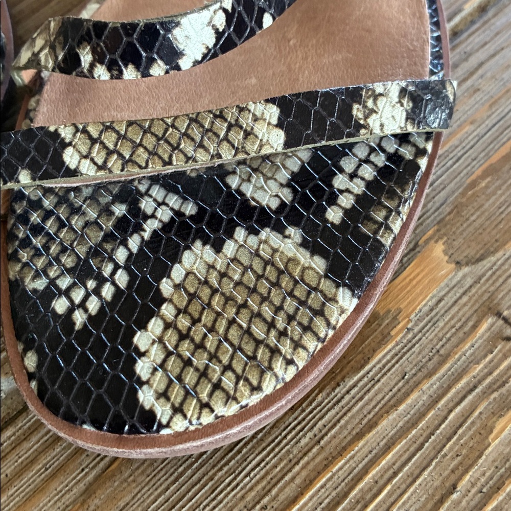 Madewell Heidi Slingback Sandal in Snake Embossed Leather 7 - Picture 4 of 10